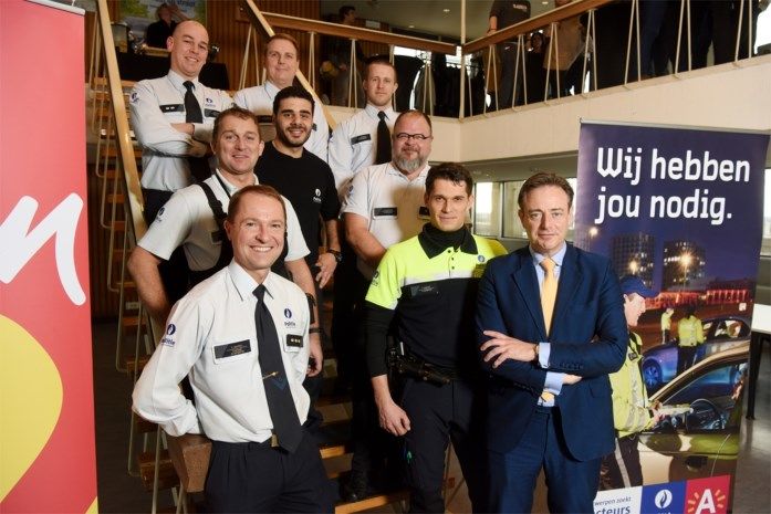 Politie 24/7 ne zaman